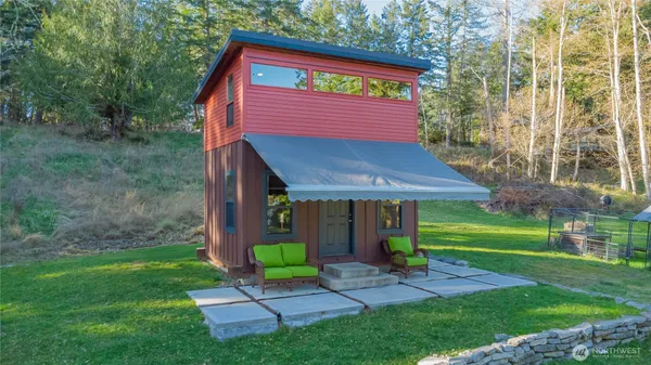 $180,000 | 826 East Herron Boulevard Northwest, Lakebay, WA 98349