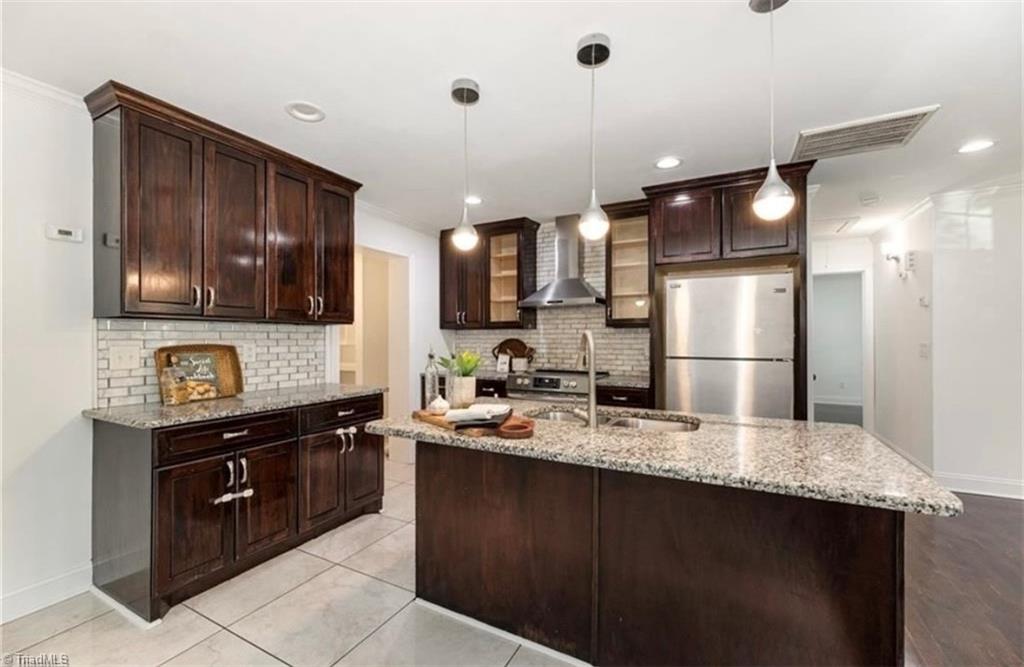 1803 Twain Road Greensboro, NC 27405 - Photo 3 of 19