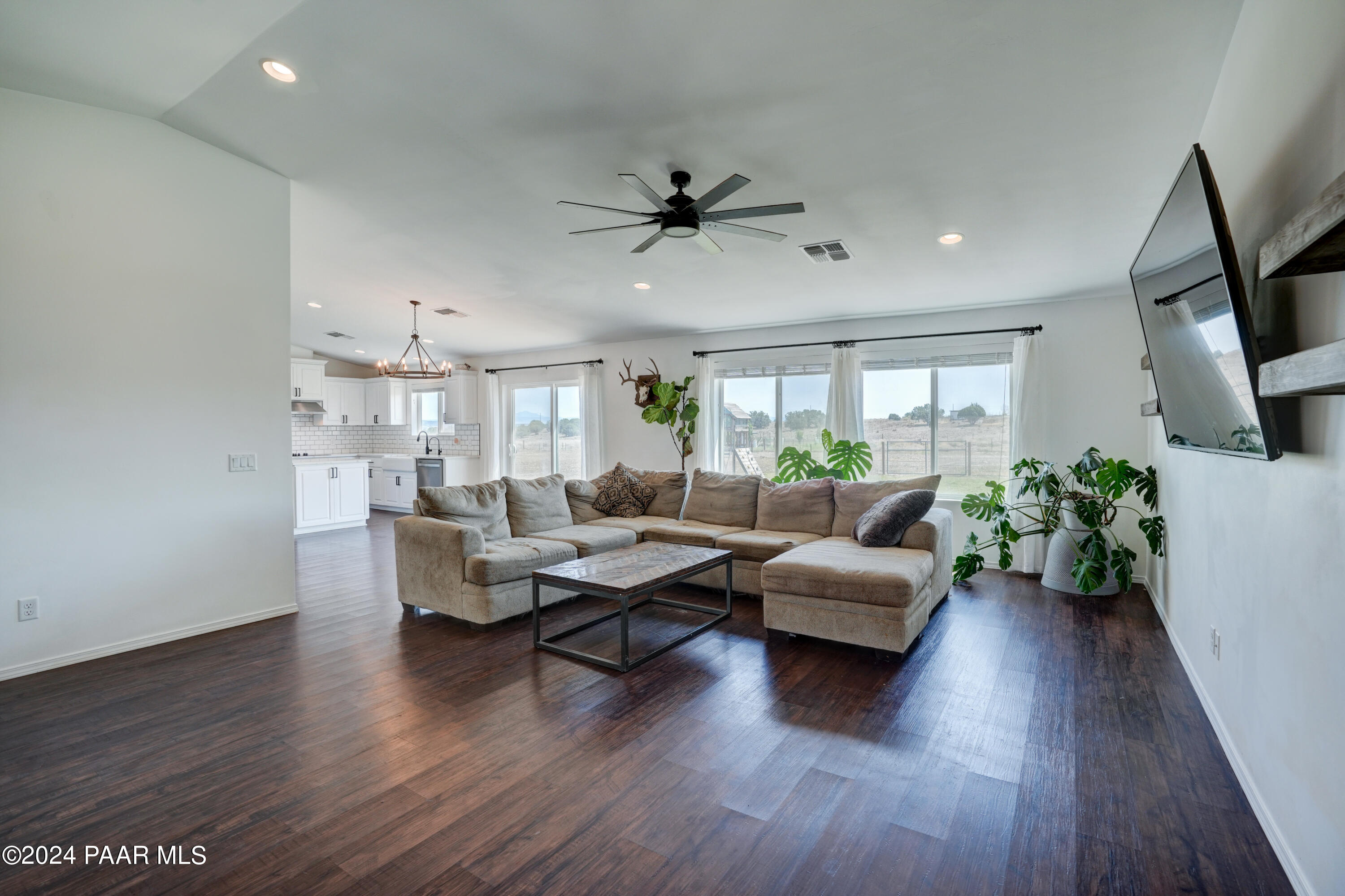 21297 Antelope Road Paulden, AZ 86334 - Photo 4 of 28 Living Room 3