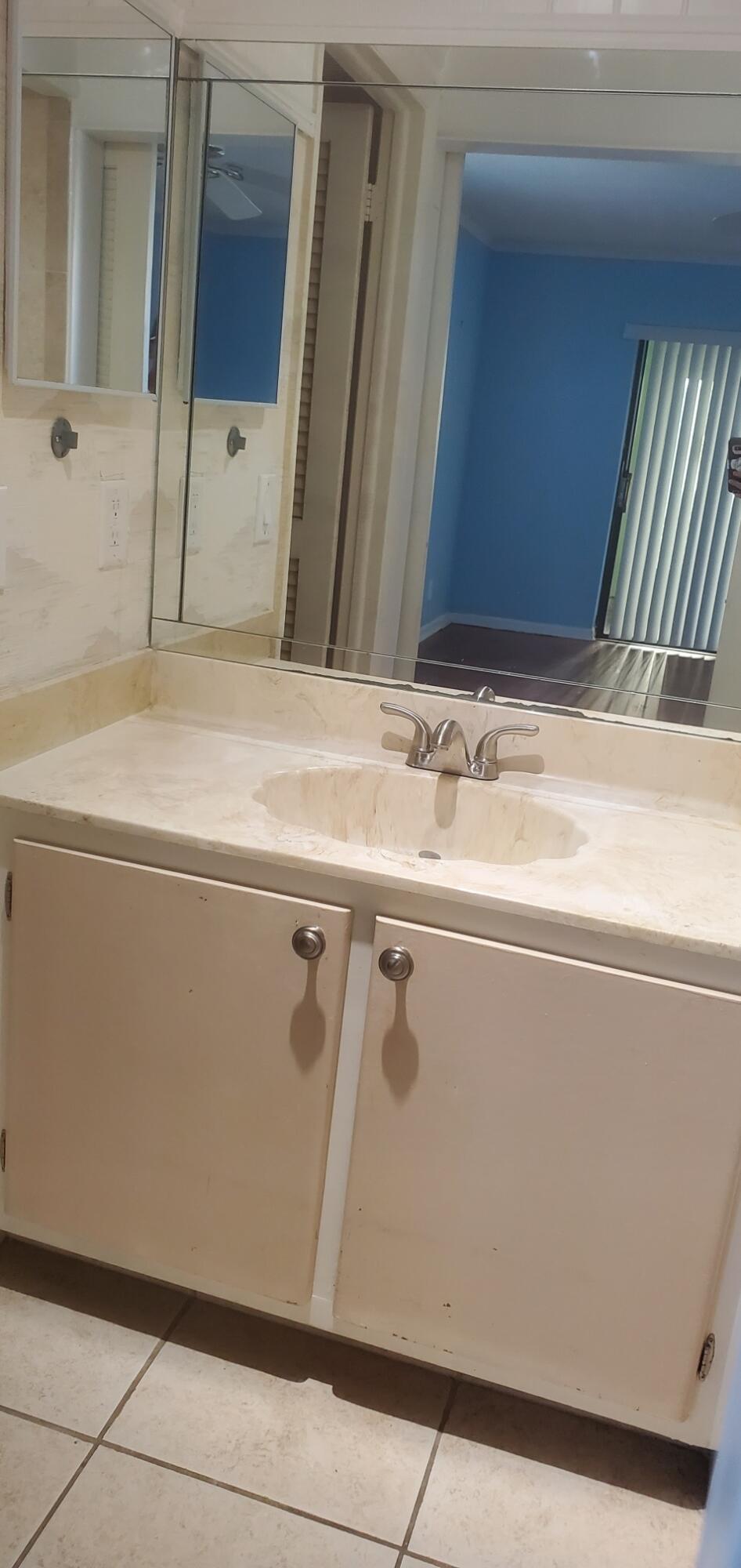 214 Capri East Delray Beach, FL 33484 - Photo 11 of 20 a close view of washer and dryer