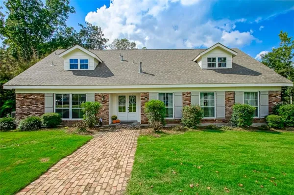 $595,000 | 217 Tchefuncte Drive, Covington, LA 70433