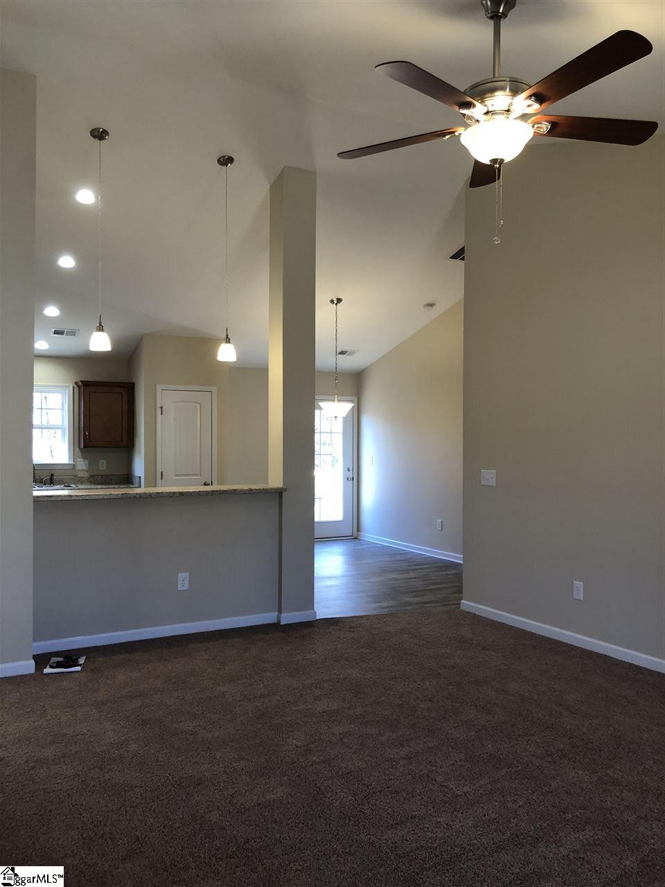 124 Robin Ridge Circle Piedmont, SC 29673 - Photo 4 of 29 Gallery Image 4