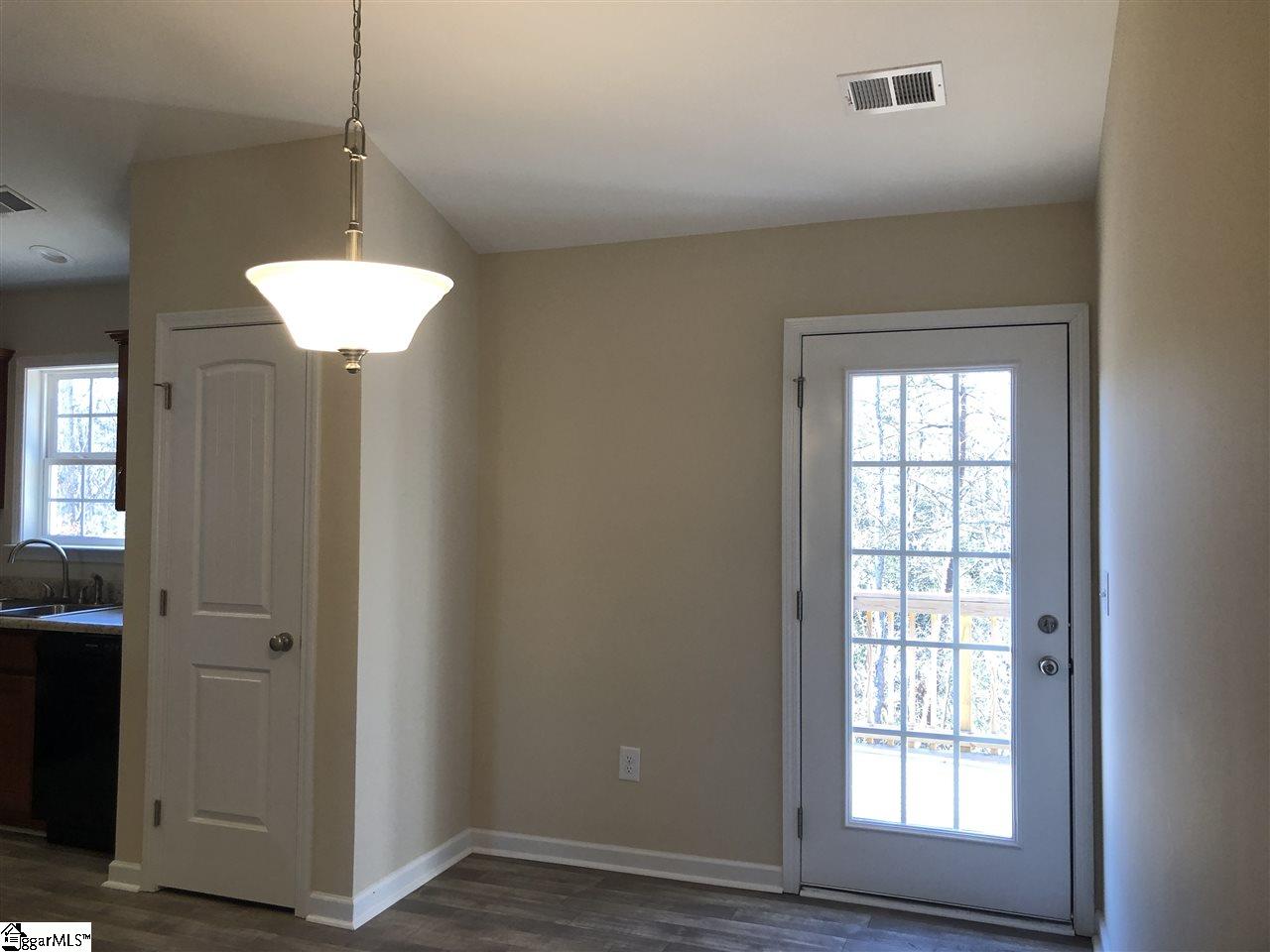 124 Robin Ridge Circle Piedmont, SC 29673 - Photo 5 of 29 Gallery Image 5