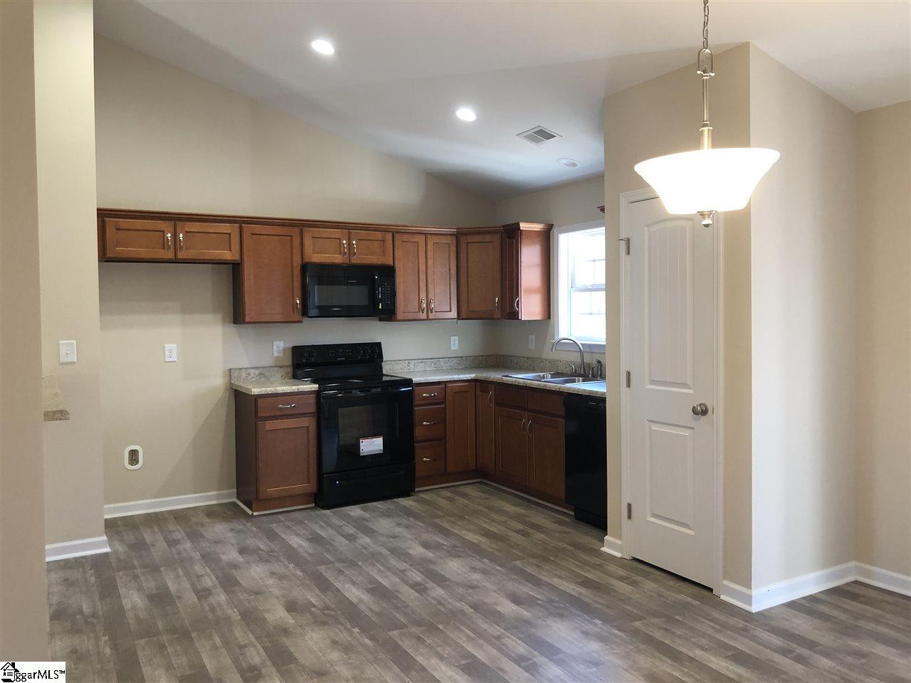 124 Robin Ridge Circle Piedmont, SC 29673 - Photo 8 of 29 Gallery Image 8