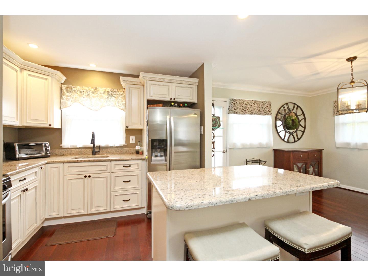 301 Colonial Road Bellmawr, NJ 08031 - Photo 11 of 24 Kitchen