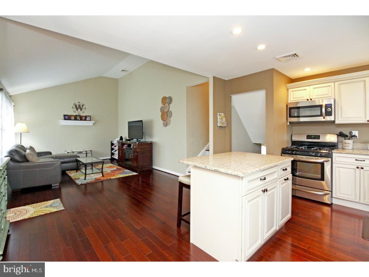 301 Colonial Road Bellmawr, NJ 08031 - Photo 13 of 24 Kitchen