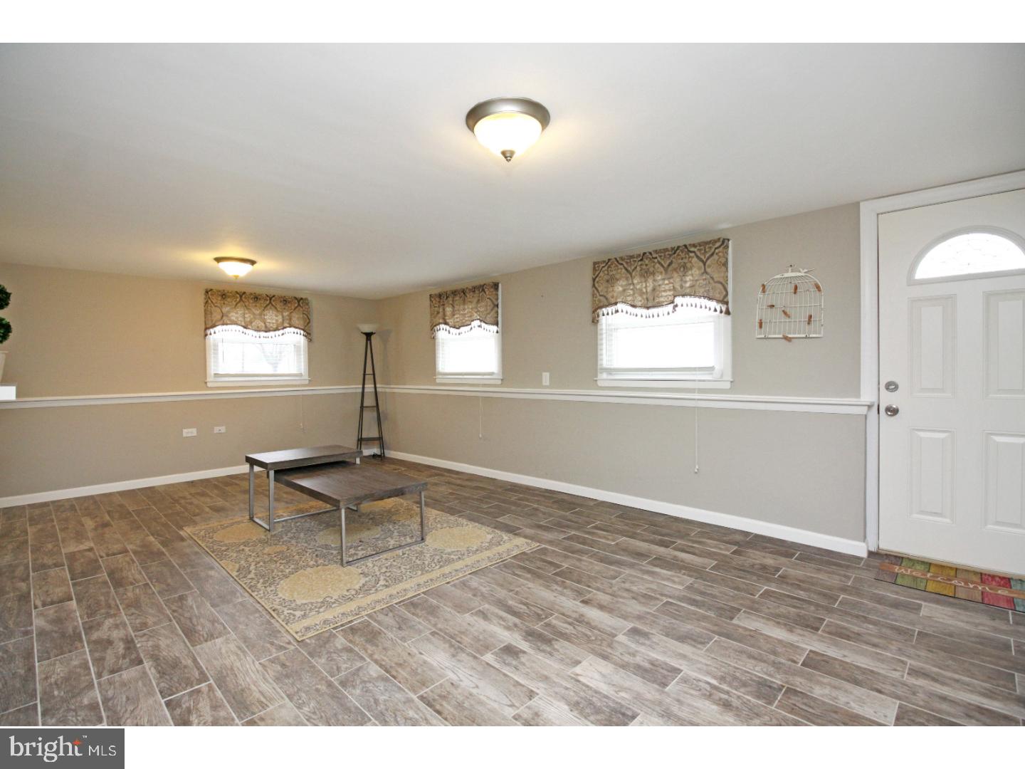 301 Colonial Road Bellmawr, NJ 08031 - Photo 17 of 24 Family Room
