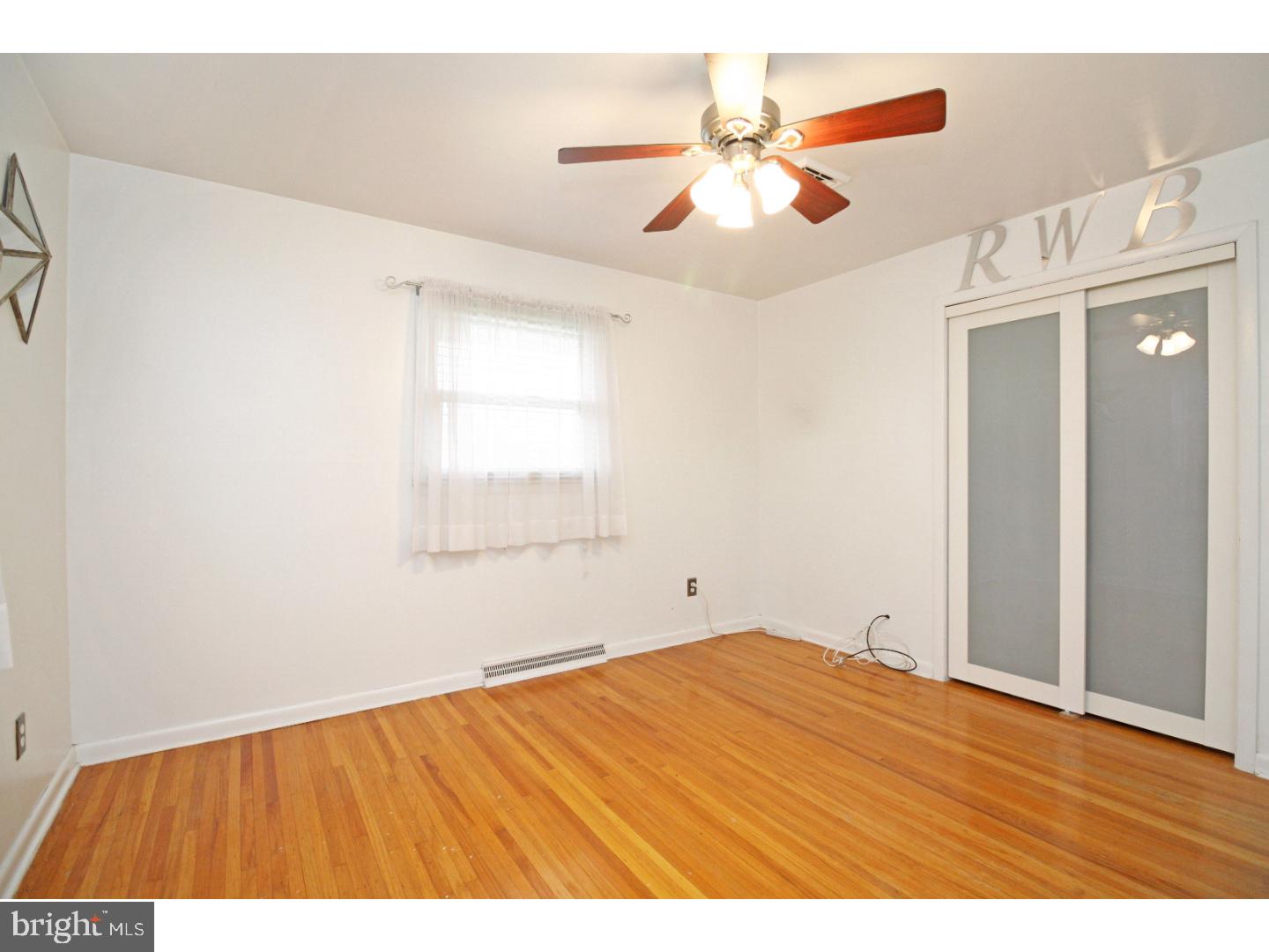 301 Colonial Road Bellmawr, NJ 08031 - Photo 21 of 24 Bedroom - Main