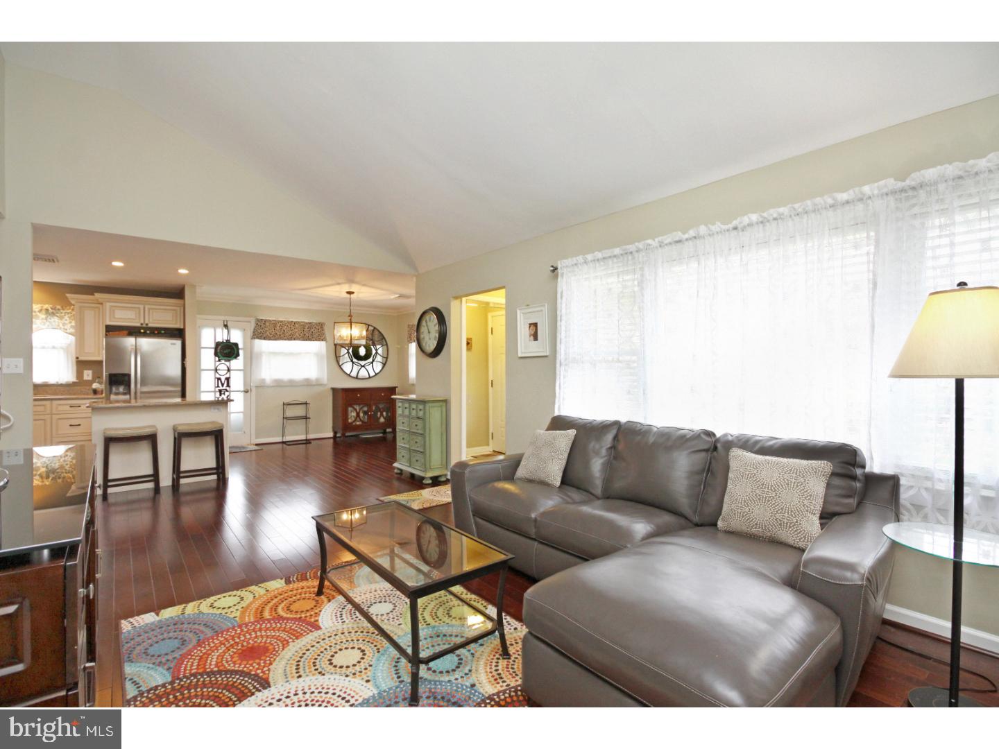 301 Colonial Road Bellmawr, NJ 08031 - Photo 6 of 24 Living Room