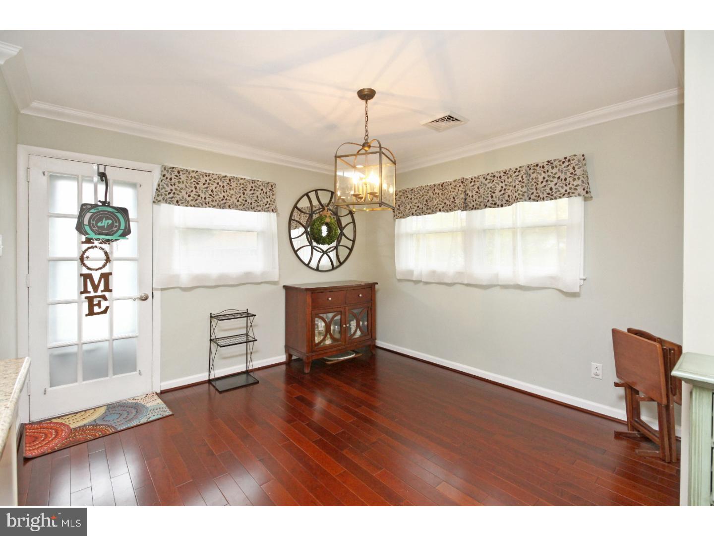 301 Colonial Road Bellmawr, NJ 08031 - Photo 8 of 24 Dining Room