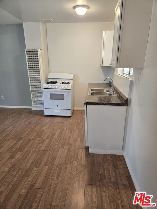 12215 San Fernando Road Los Angeles, CA 91342 - Photo 7 of 9