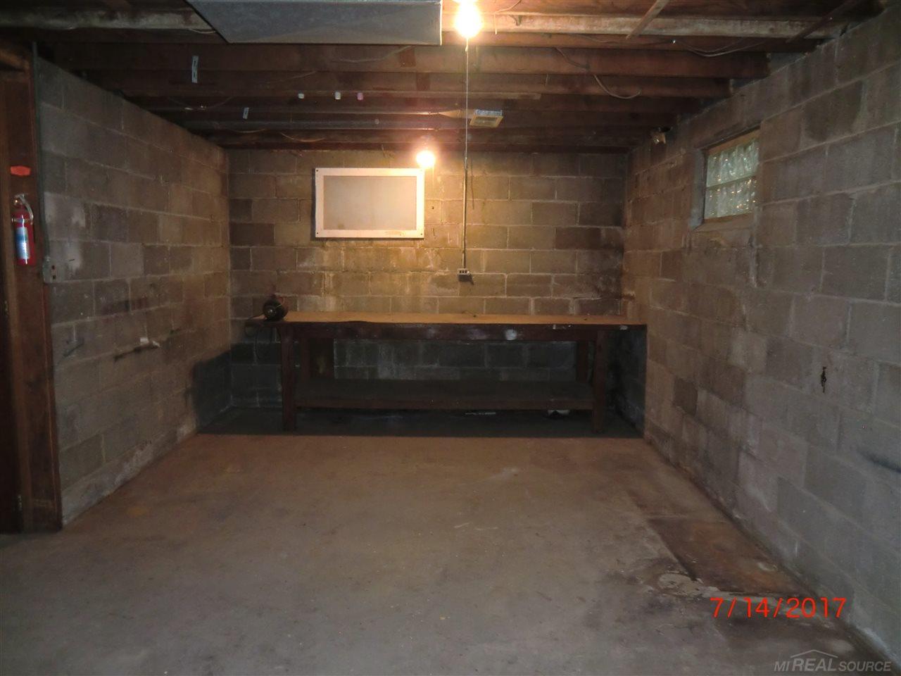 269 Red Oak Lane Rochester, MI 48307 - Photo 18 of 19 31325682-18.JPG