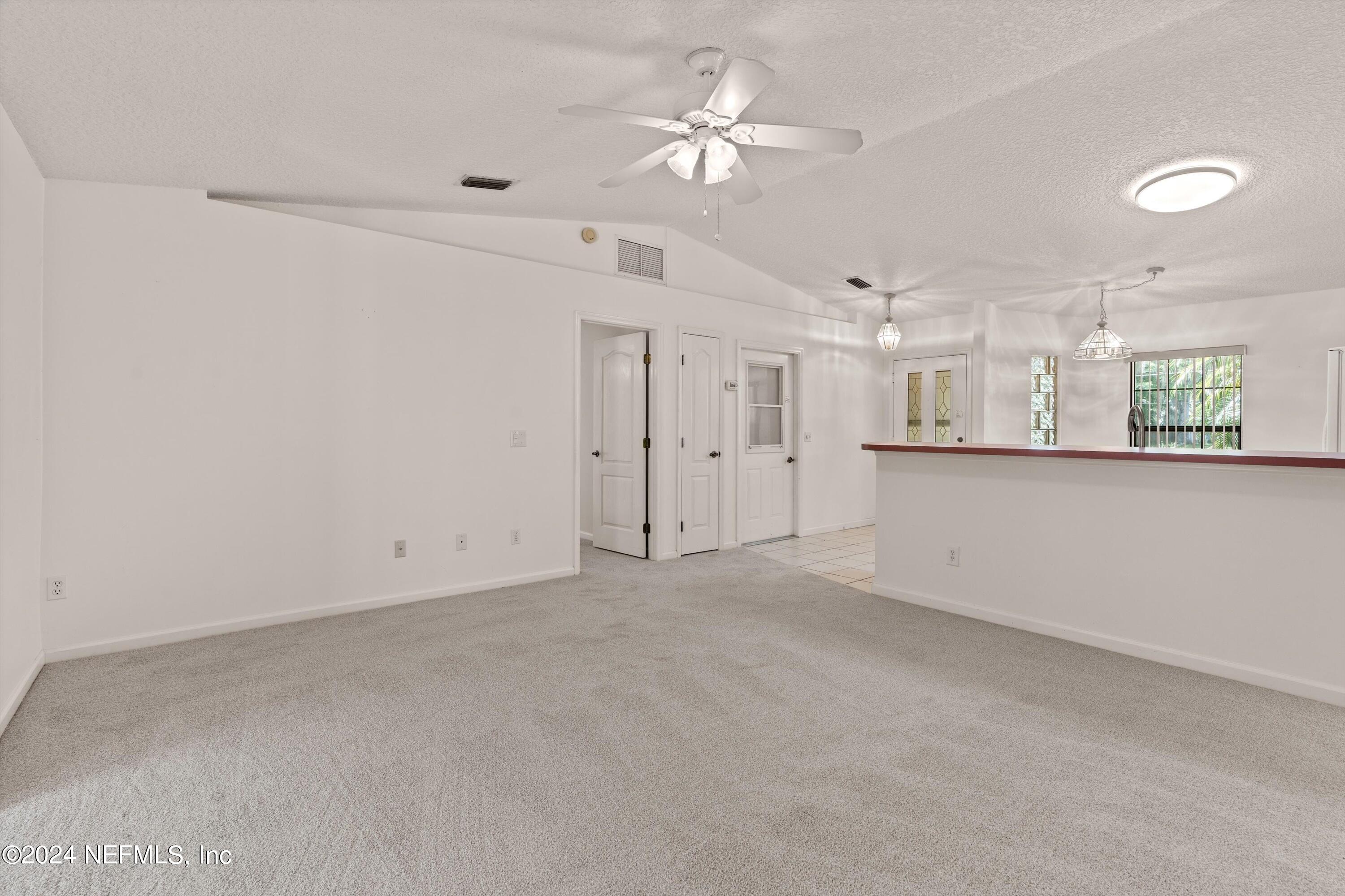 305 Wisteria Road St. Augustine, FL 32086 - Photo 11 of 29 11-Living Room