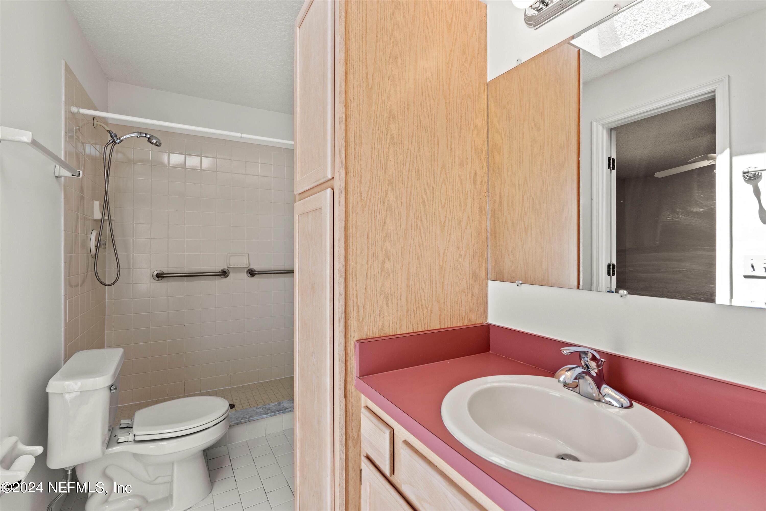 305 Wisteria Road St. Augustine, FL 32086 - Photo 20 of 29 20-Primary Bathroom