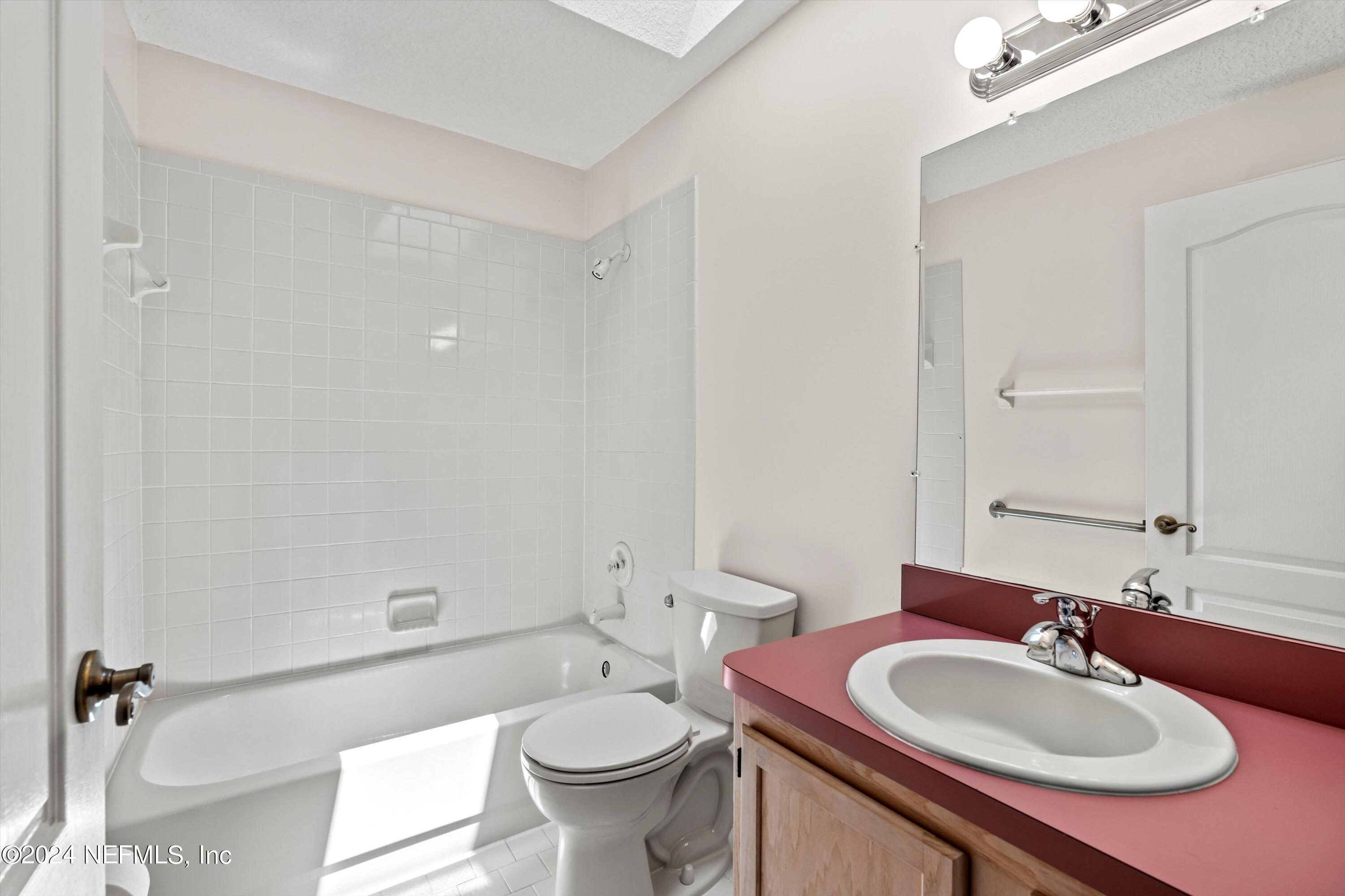305 Wisteria Road St. Augustine, FL 32086 - Photo 25 of 29 25-Guest Bath