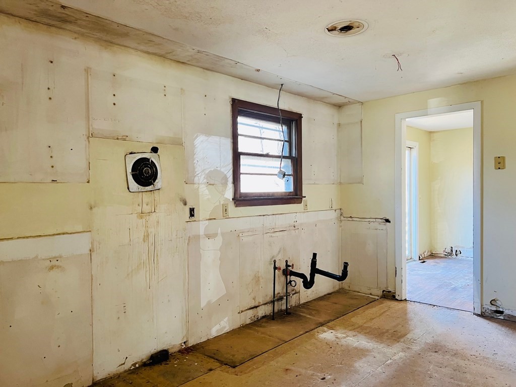 669 Station Road Amherst, MA 01002 - Photo 3 of 12
