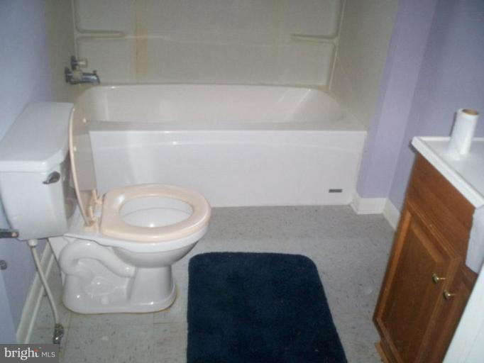 8121 Broomes Island Road Broomes Island, MD 20615 - Photo 5 of 10 Bath #1