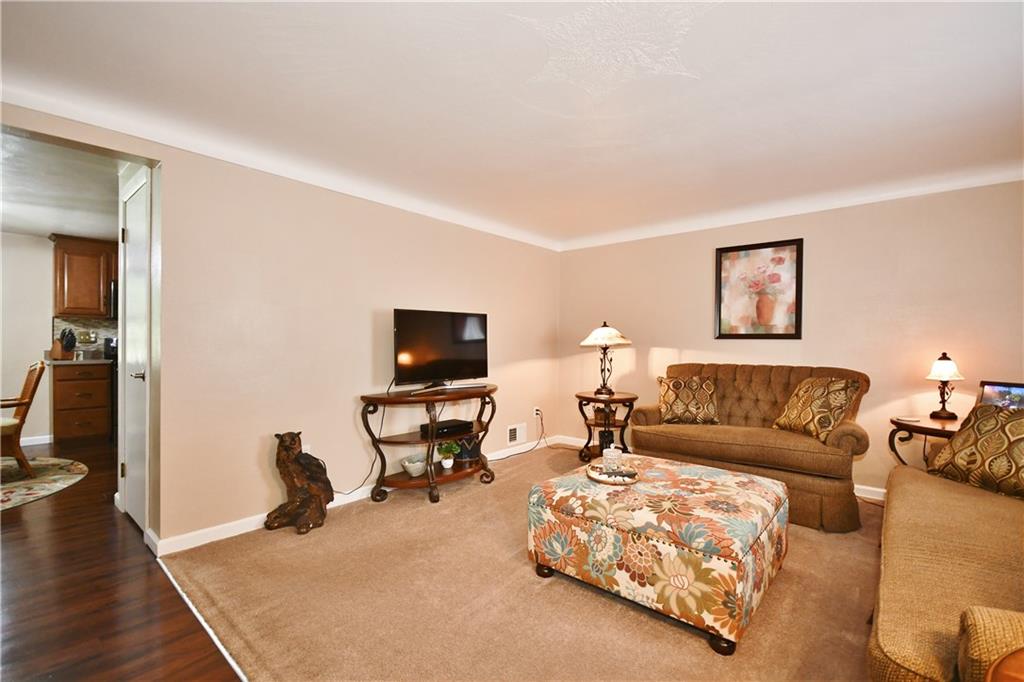 11305 McKee Road North Huntingdon, PA 15642 - Photo 4 of 25 Cozy Living Room