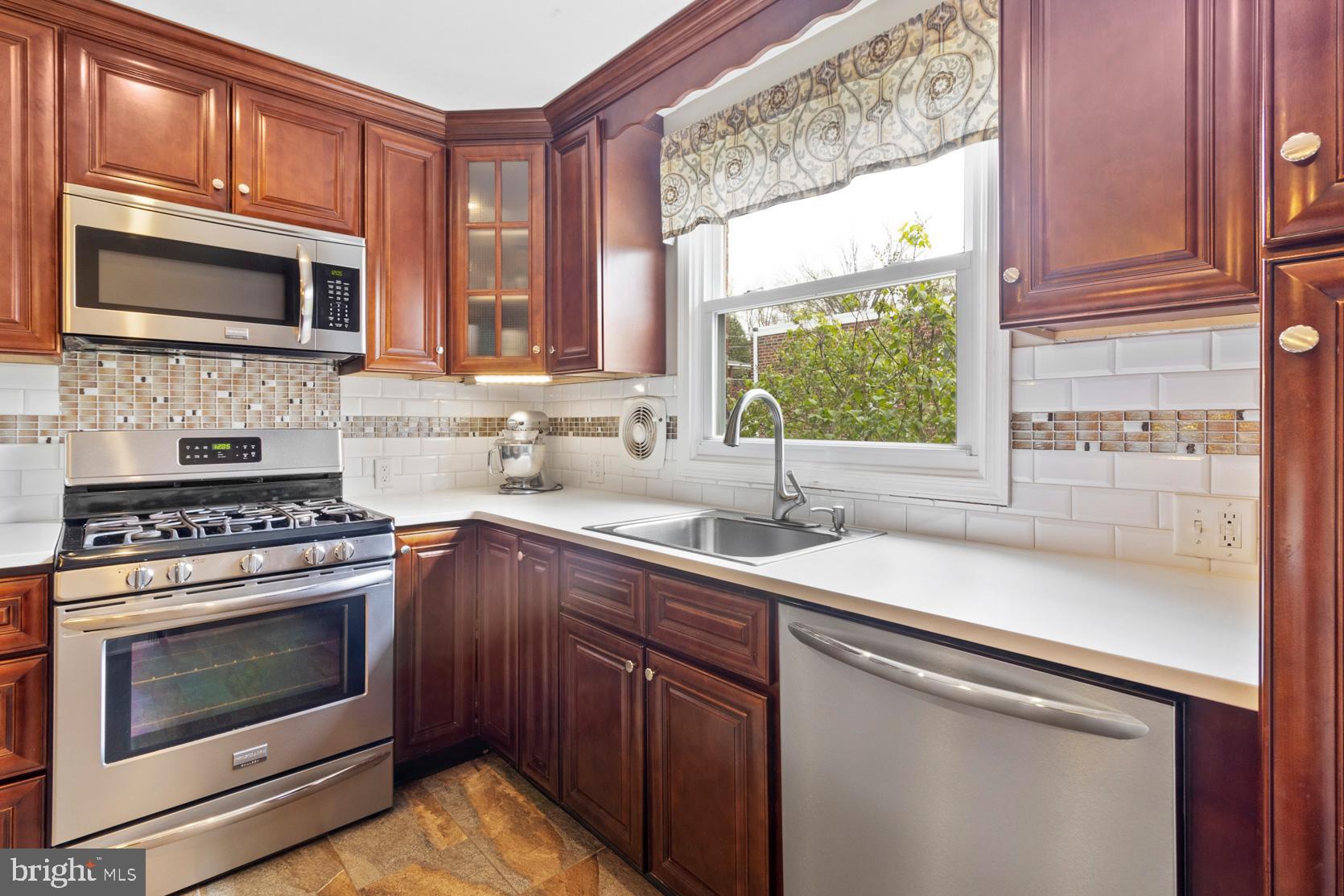 615 Colebrook Road Philadelphia, PA 19115 - Photo 10 of 36 Gallery Image 10