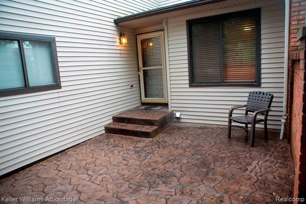 1000 Willow Grove Court Rochester, MI 48307 - Photo 4 of 18