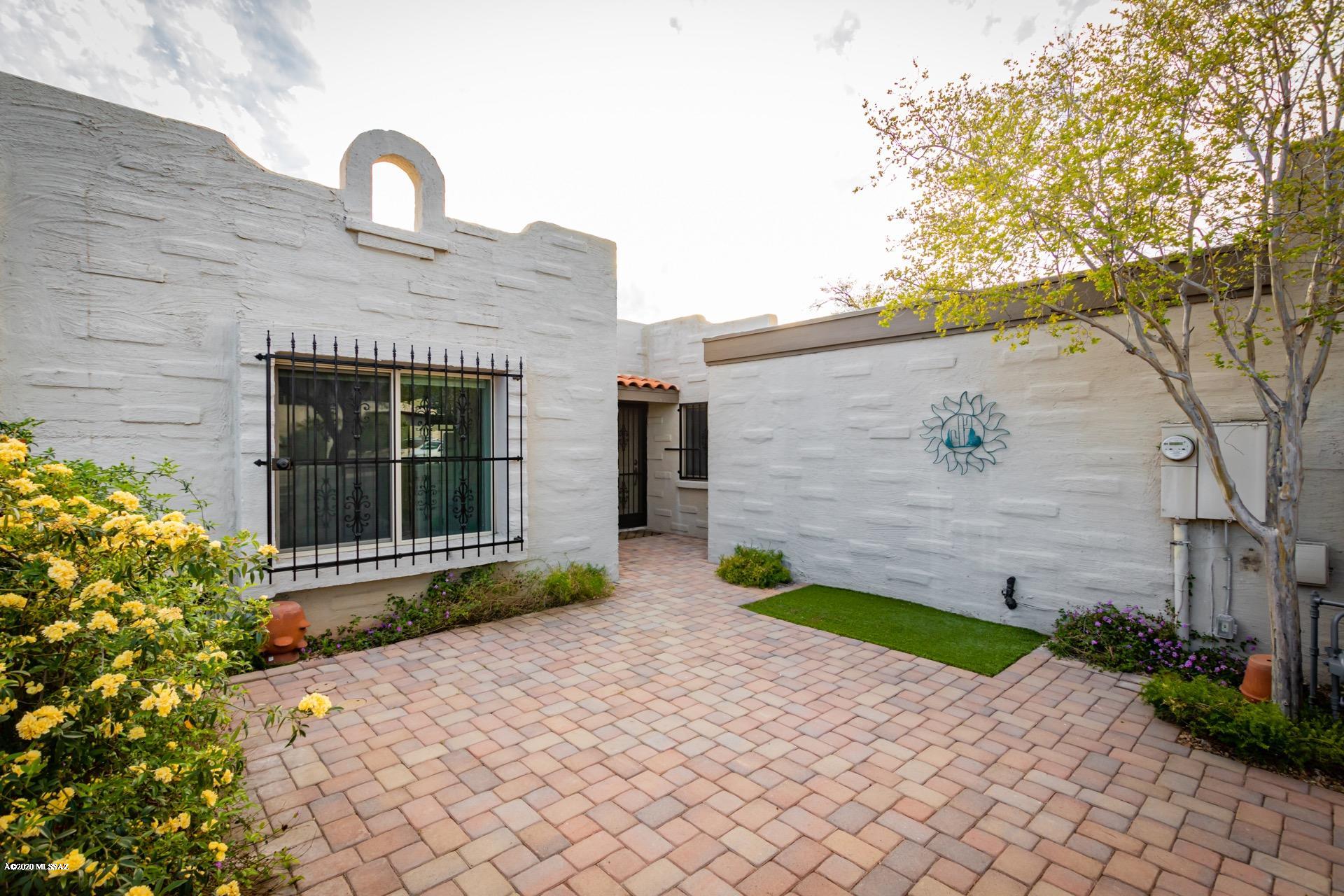 4551 North Mountain Quail Road Tucson, AZ 85750 - Photo 4 of 26