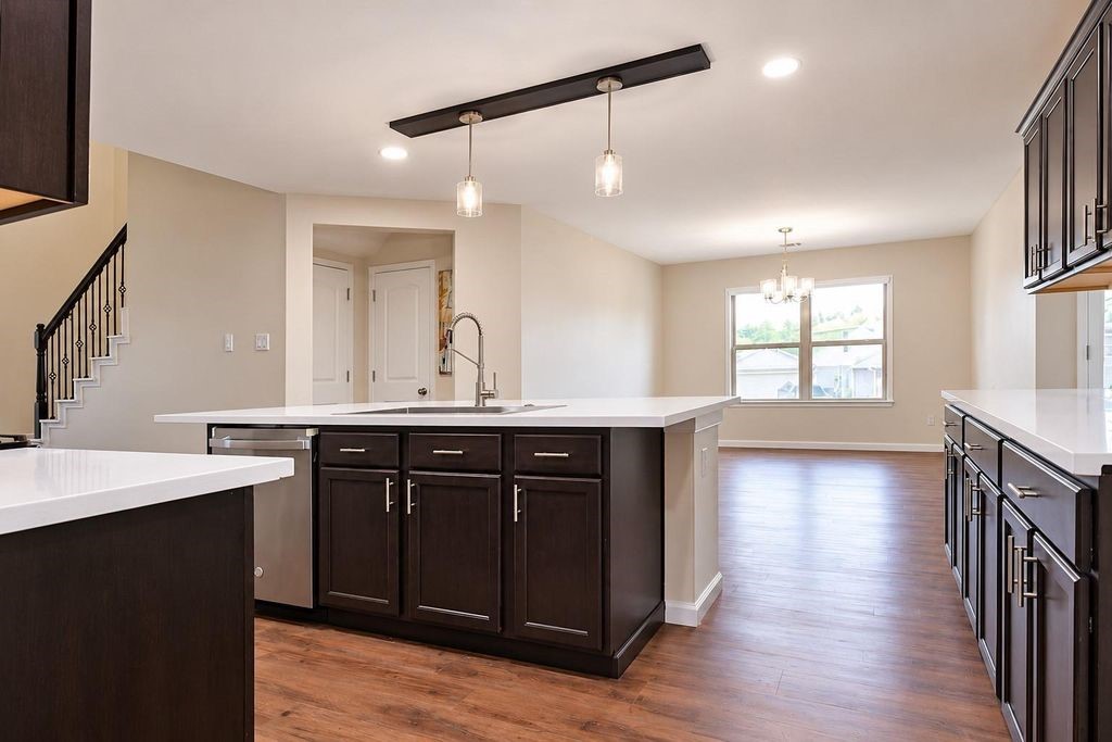 5612 Rainflower Terrace Lane Spring, TX 77389 - Photo 10 of 46 Gallery Image 10