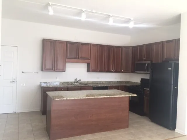 $2,200 | 755 North Diamond Lake Road, Unit 304, Mundelein, IL 60060