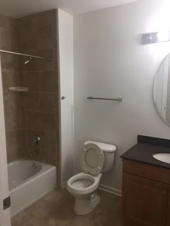 $2,200 | 755 North Diamond Lake Road, Unit 304, Mundelein, IL 60060