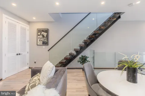 $875,000 | 1332 G Street Southeast, Unit 3, Washington, DC 20003