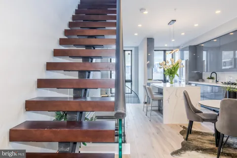 $875,000 | 1332 G Street Southeast, Unit 3, Washington, DC 20003