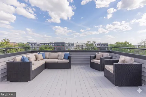$875,000 | 1332 G Street Southeast, Unit 3, Washington, DC 20003
