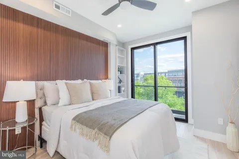 $875,000 | 1332 G Street Southeast, Unit 3, Washington, DC 20003
