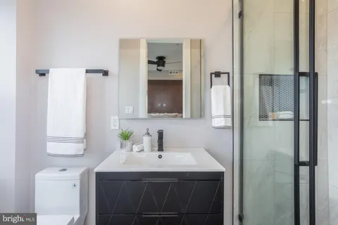 $875,000 | 1332 G Street Southeast, Unit 3, Washington, DC 20003