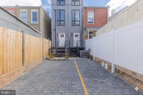 $875,000 | 1332 G Street Southeast, Unit 3, Washington, DC 20003