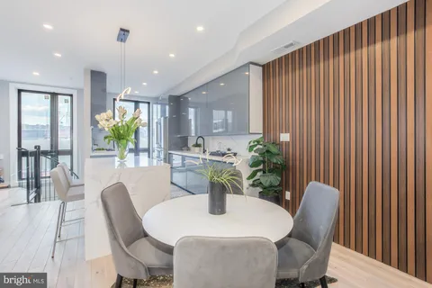 $875,000 | 1332 G Street Southeast, Unit 3, Washington, DC 20003
