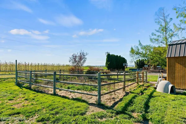 $599,000 | 2550 Kays Road, Wapato, WA 98951