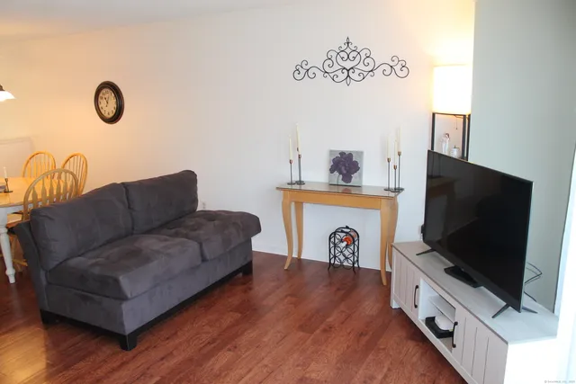 $249,900 | 177 Spring Street, Unit 177, Wethersfield, CT 06109