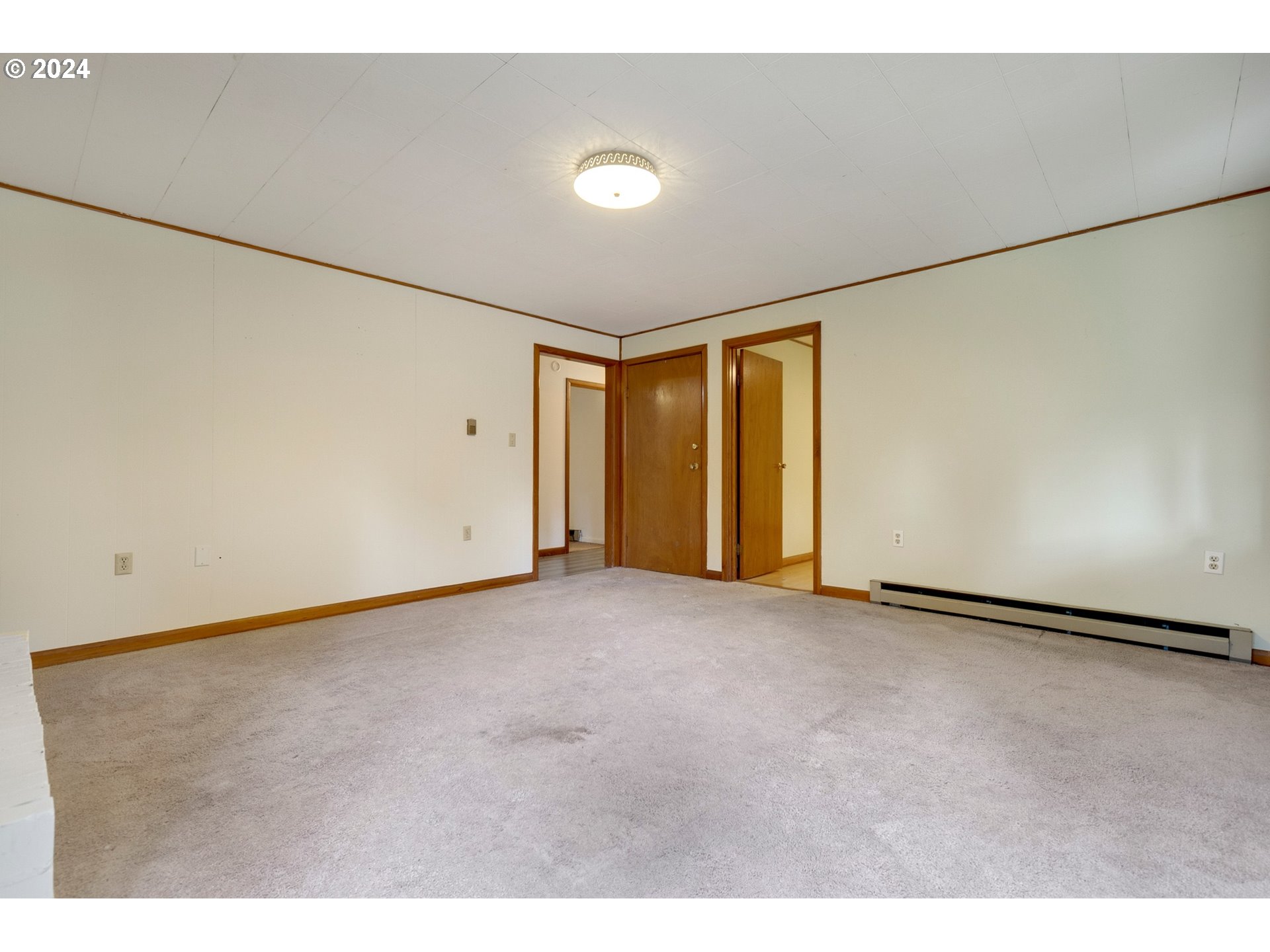 7001 East Loop Road Stevenson, WA 98648 - Photo 33 of 48 a view of an empty room with a window