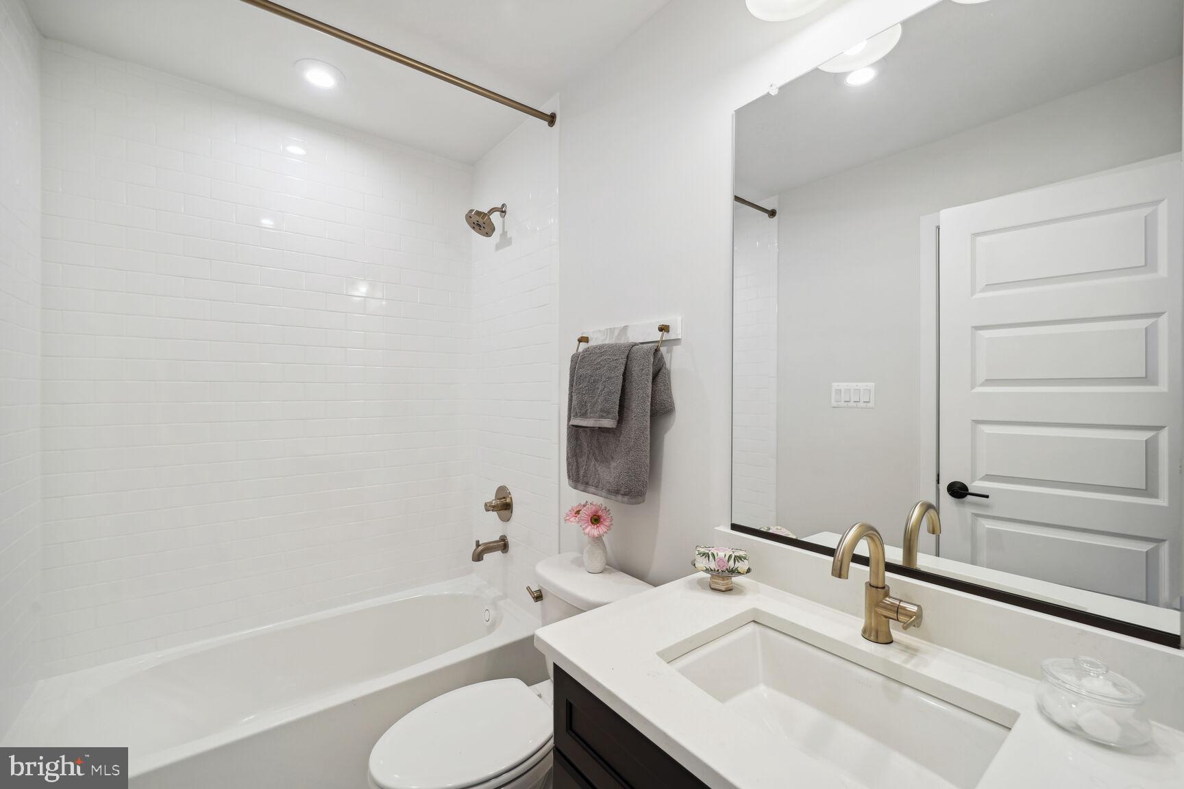 5104 Randolph Road Rockville, MD 20852 - Photo 37 of 62 Upper Level #2 Bathroom