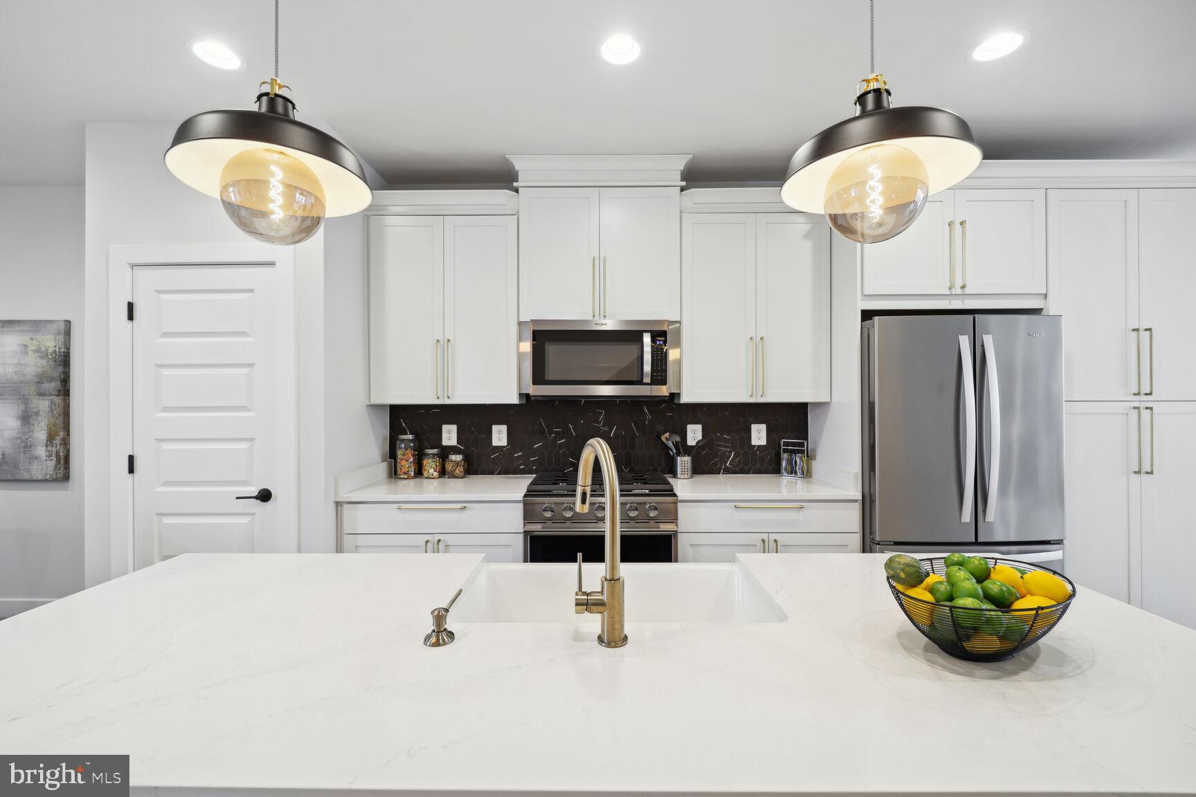 5104 Randolph Road Rockville, MD 20852 - Photo 9 of 62 Contemporary Pendants