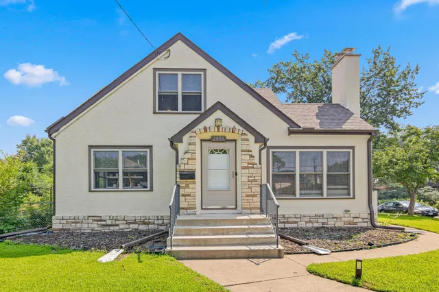 $429,000 | 2001 Washington Street Northeast, Minneapolis, MN 55418