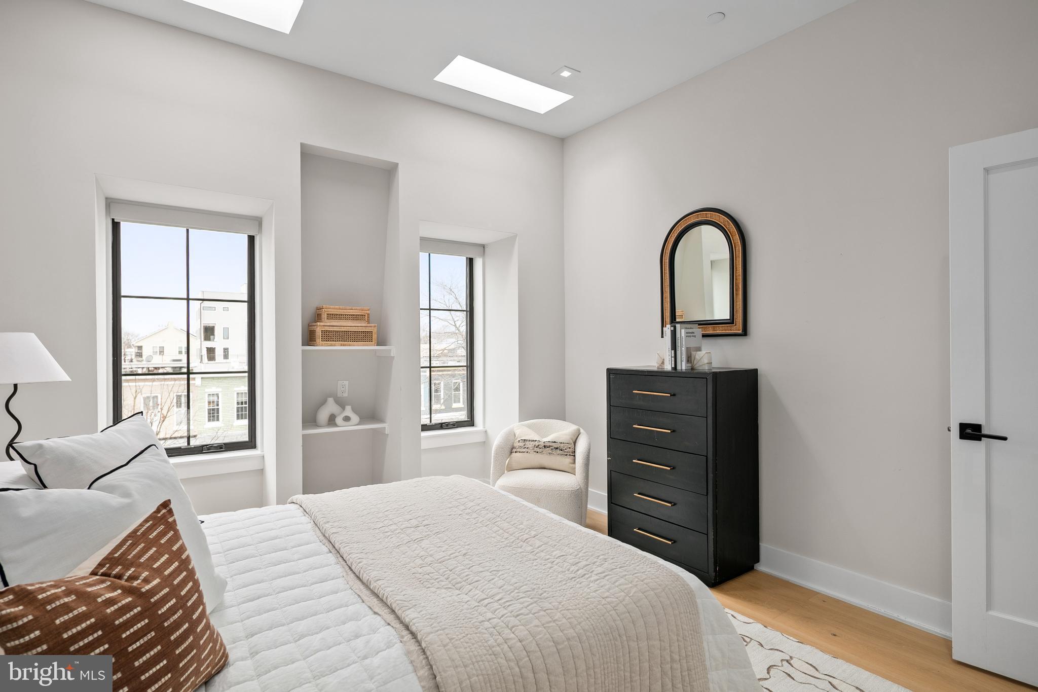 330 16th Street Southeast, Unit 2 Washington, DC 20003 - Photo 24 of 32 High Ceilings