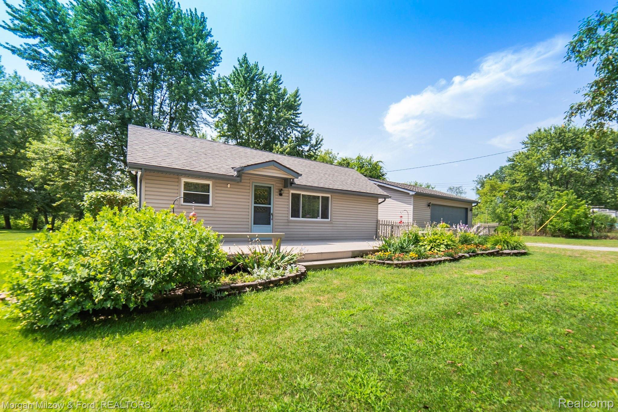 11855 Shaffer Road Davisburg, MI 48350 - Photo 8 of 50 11855 Shaffer (7).jpg