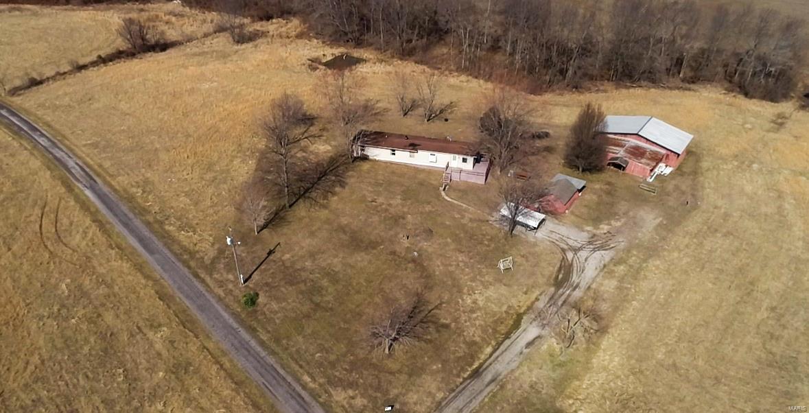 39 Racking Horse Lane Murphysboro, IL 62966 - Photo 9 of 12 Gallery Image 9