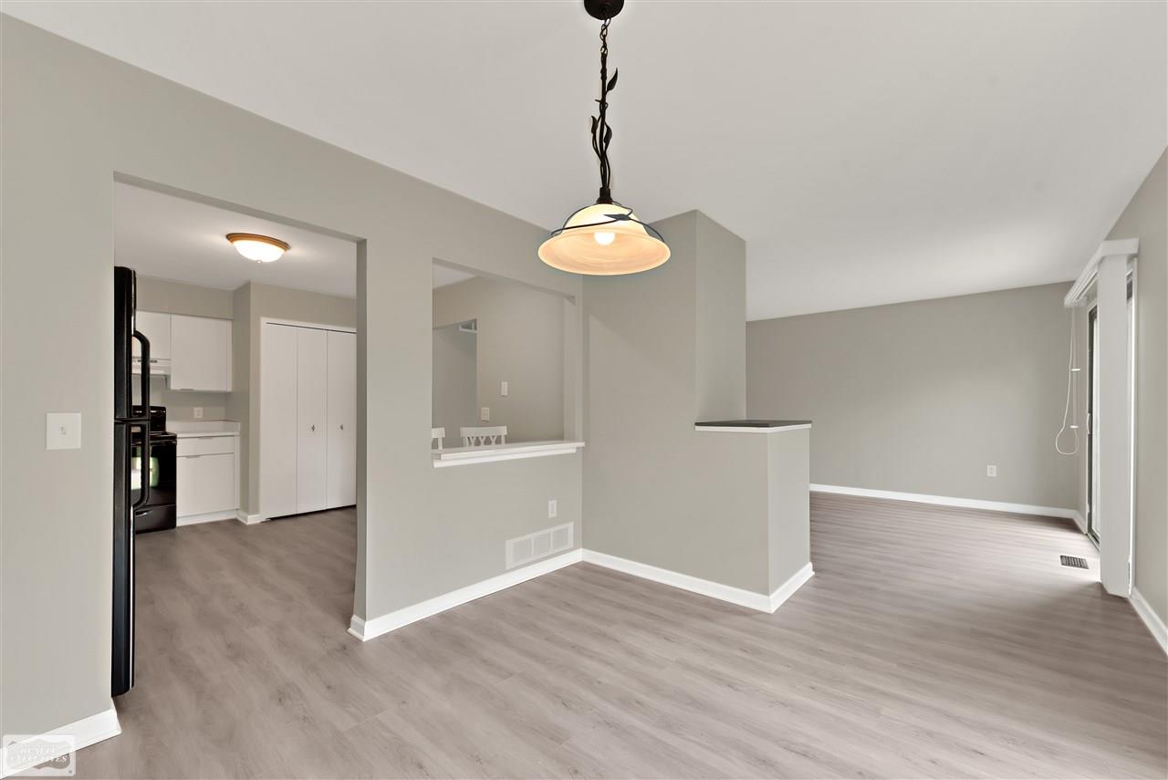 726 Hamilton Rochester, MI 48307 - Photo 11 of 33 50009742-11.JPG