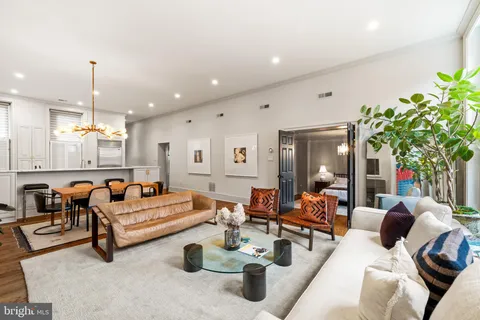 $1,100,000 | 1617 Spruce Street, Unit 200, Philadelphia, PA 19103