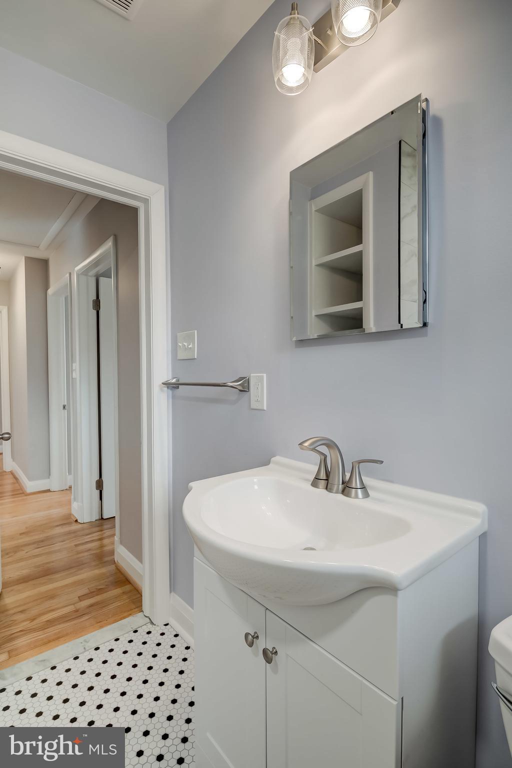 25 Croftley Road Lutherville-Timonium, MD 21093 - Photo 14 of 37 Main Level Full Bath