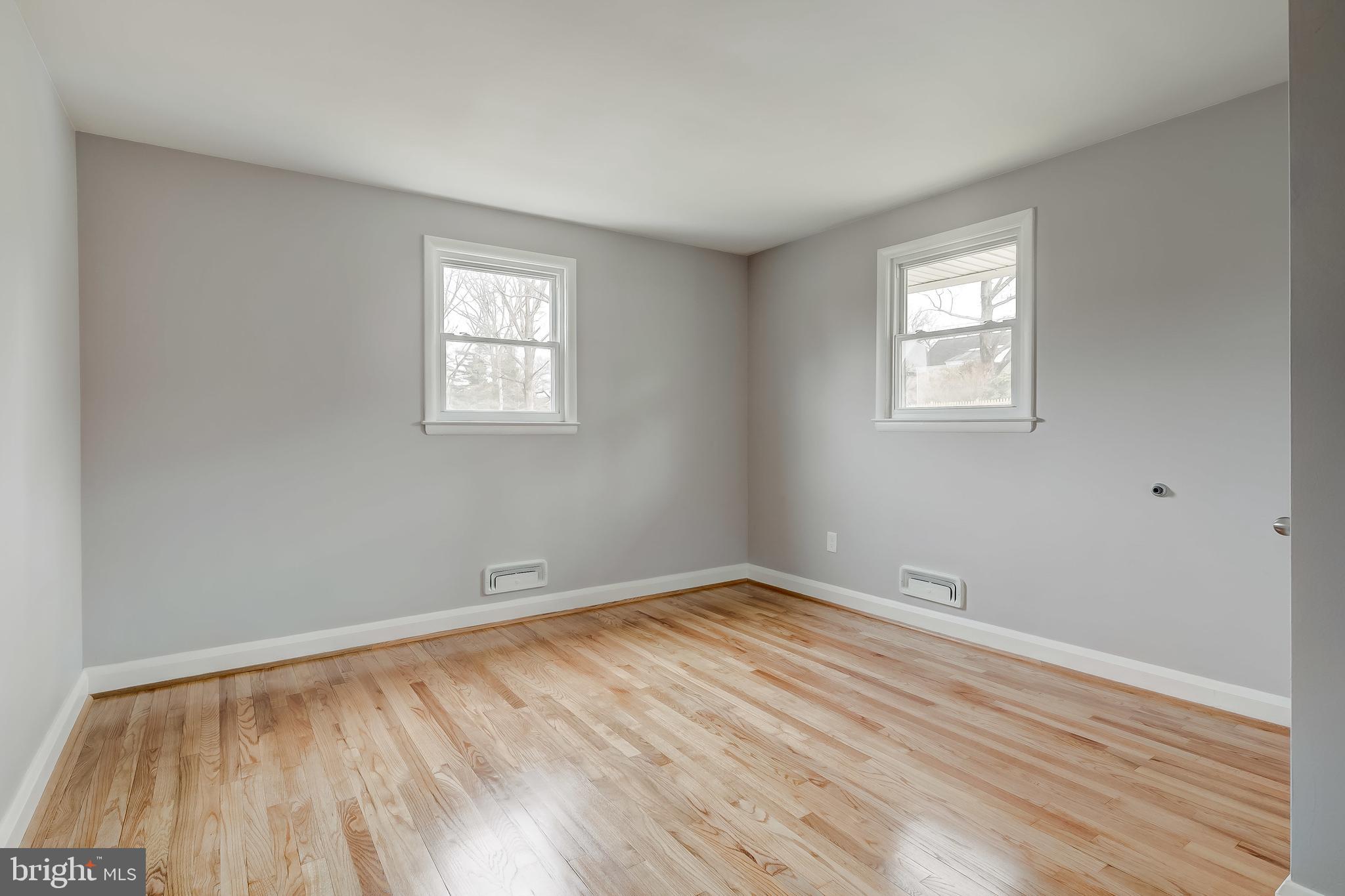 25 Croftley Road Lutherville-Timonium, MD 21093 - Photo 16 of 37 Primary Bedroom South Facing