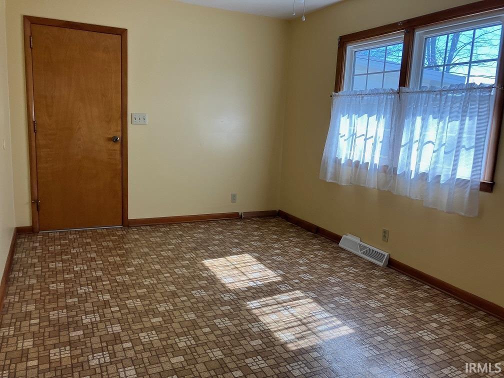 115 Bentley Road Vincennes, IN 47591 - Photo 8 of 27 Gallery Image 8