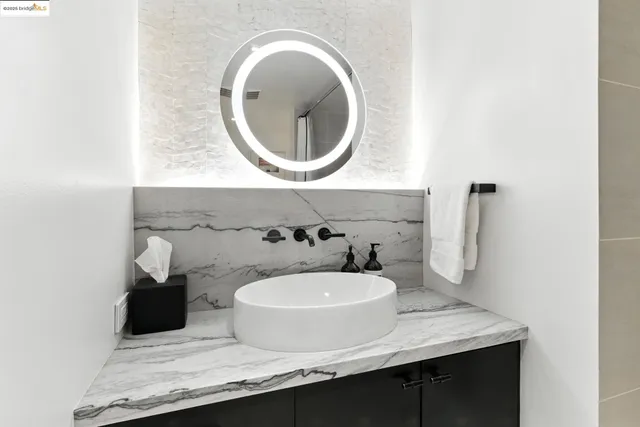 $689,000 | 311 Oak Street, Unit 102, Oakland, CA 94607